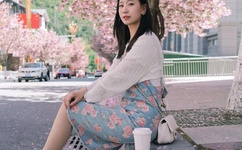 老师两个大兔子抖来抖去视频